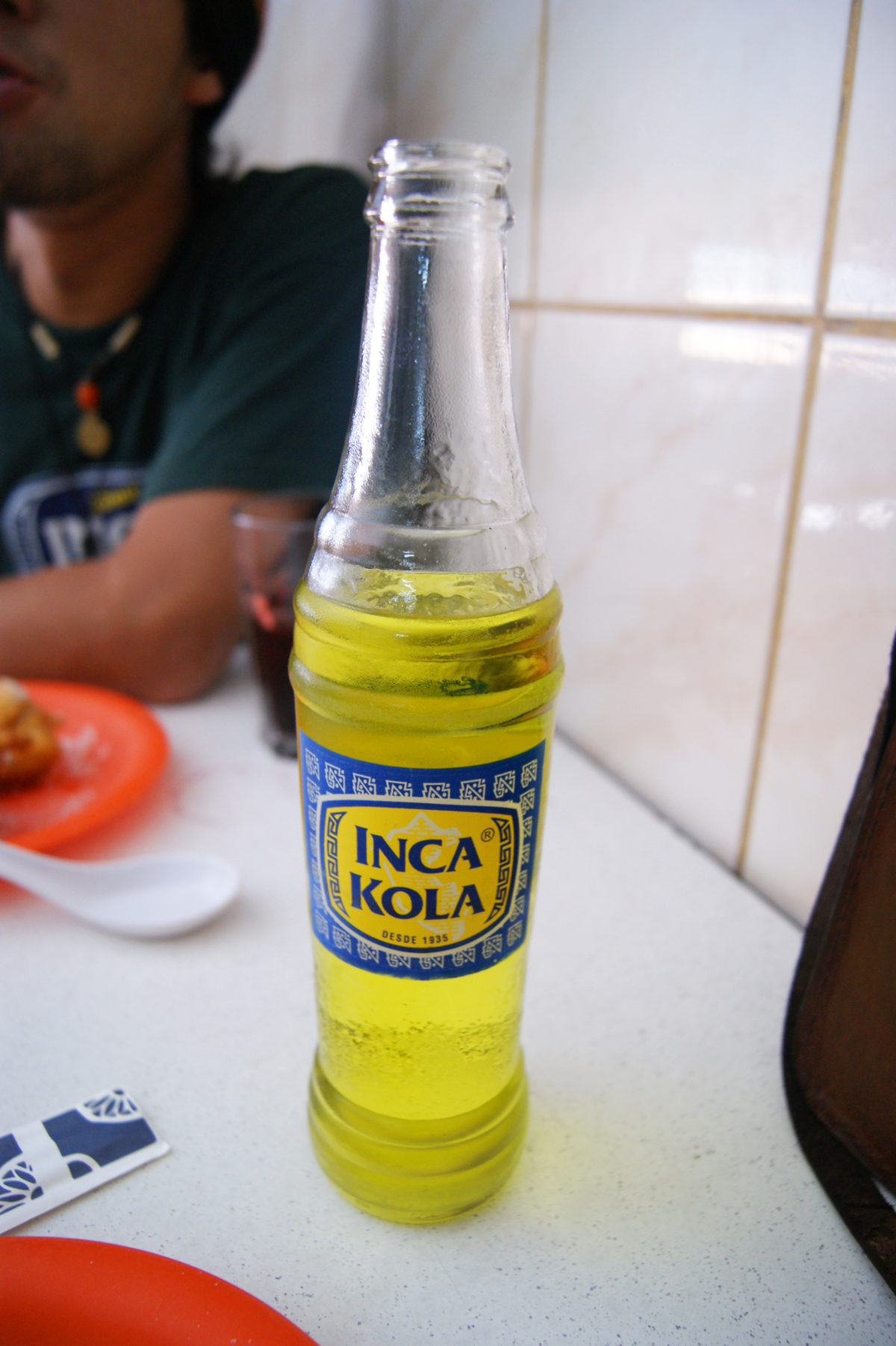 ペルーの名物ジュース「インカコーラ」