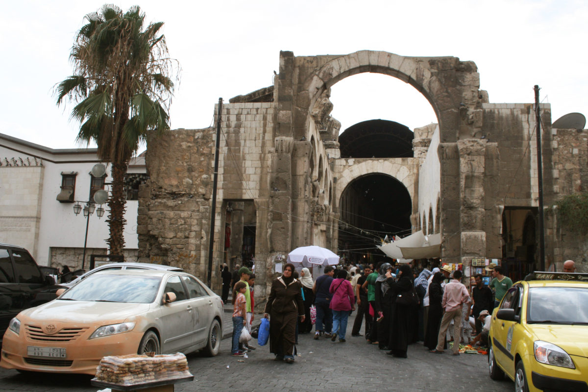 シリア最大の市場「スーク・ハミディーエ」の入口
