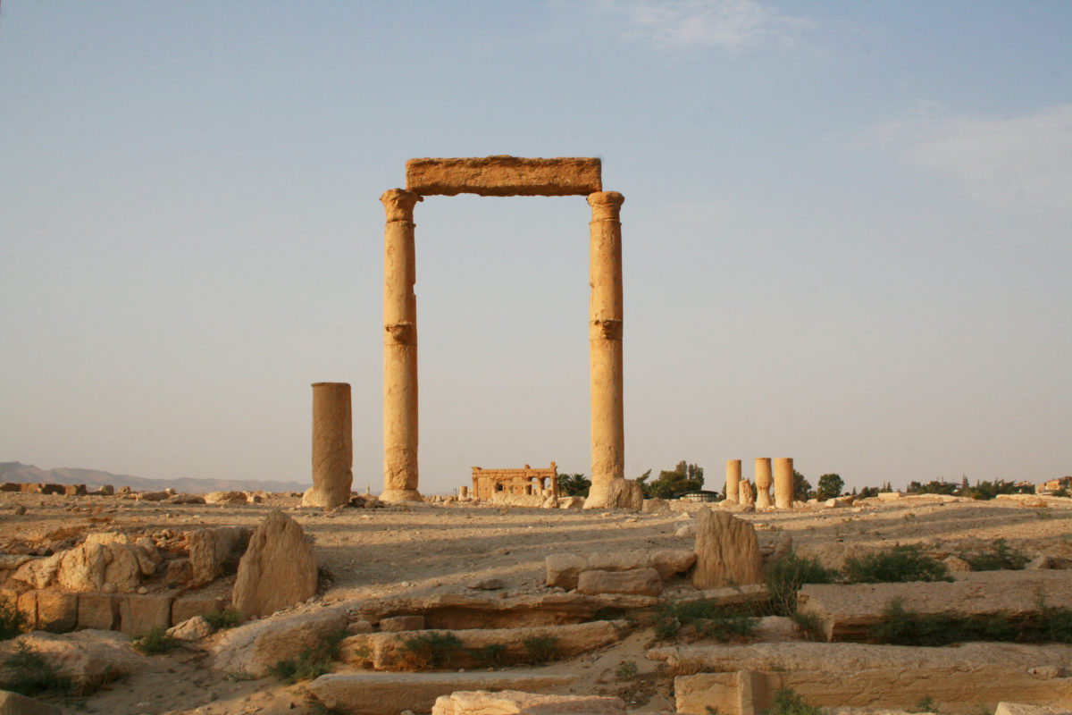 シリア内戦前の砂漠のオアシス「パルミラ遺跡」のバール・シャミン神殿
